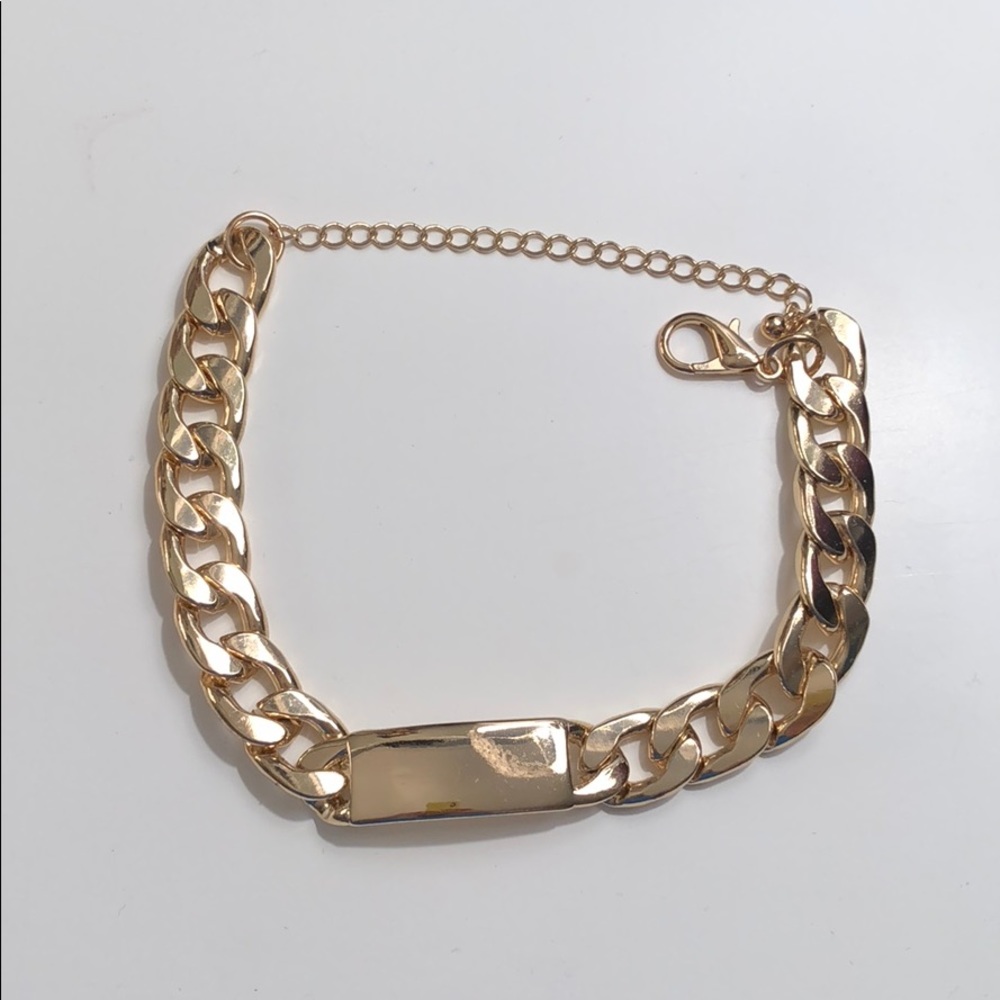 Gold Linked Chocker.